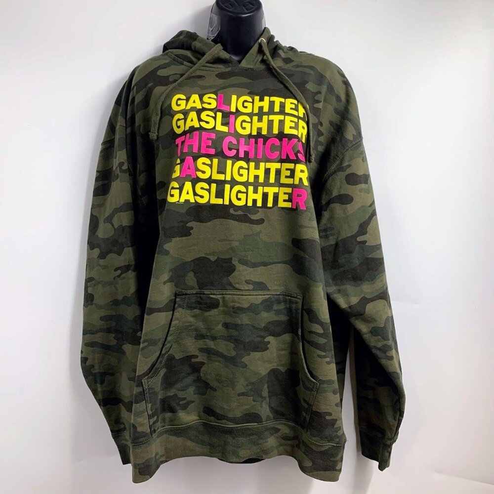 The Chicks Women's Gaslighter Camo Long Sleeve Pullover Hoodie Size 2xl